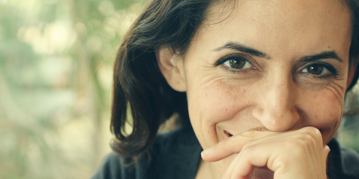 Happy Patientin nach einer Faltenbehandlung