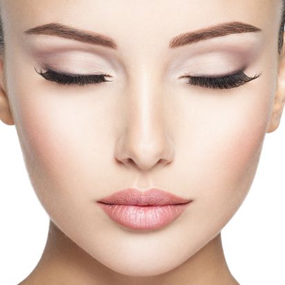 Patientin nach einer Faltenbehandlung